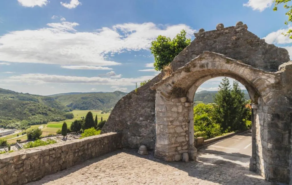 Beautiful Villa Ida & Mirko With Pool In Buzet 0*,  Kroatien